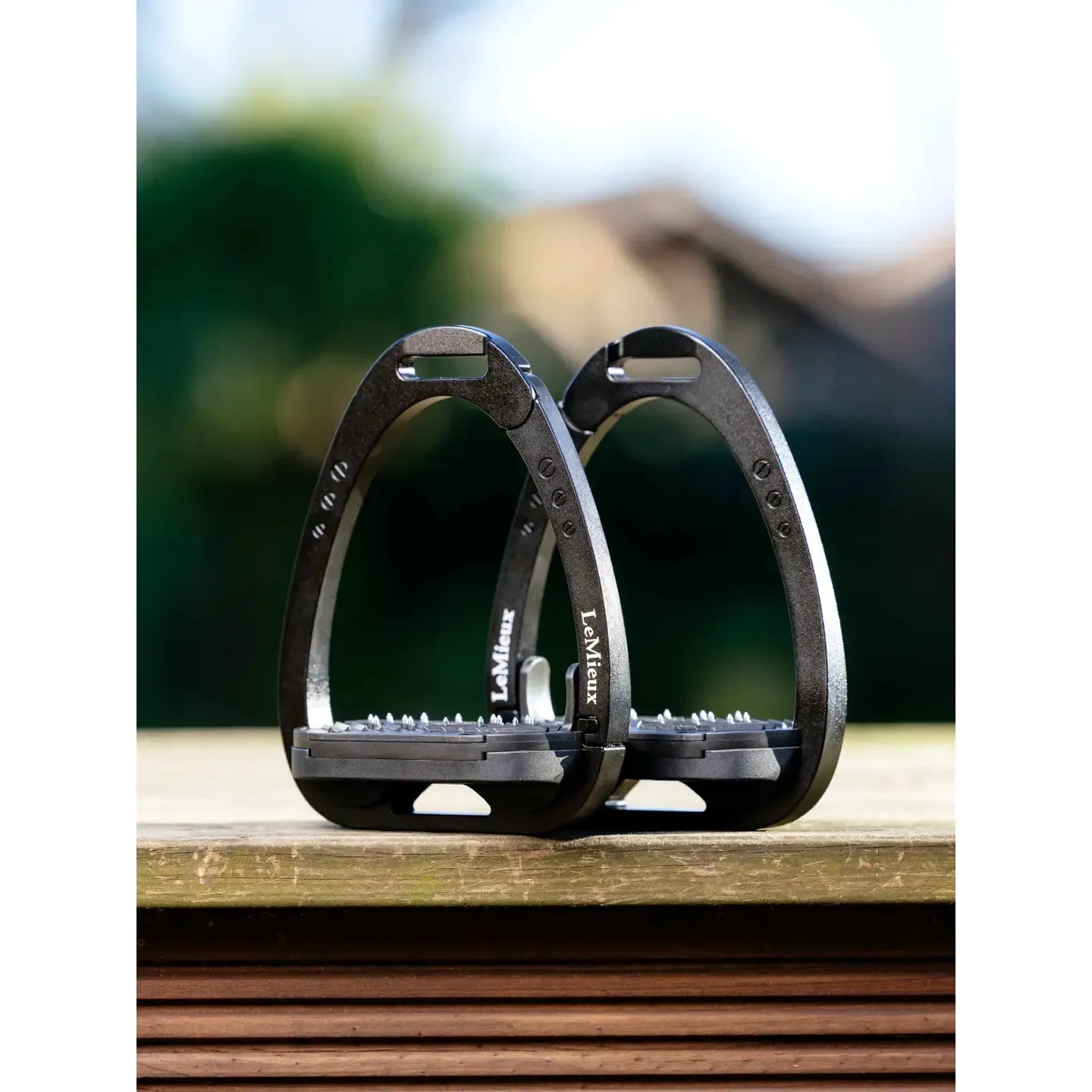 LeMieux Vector Control Stirrup