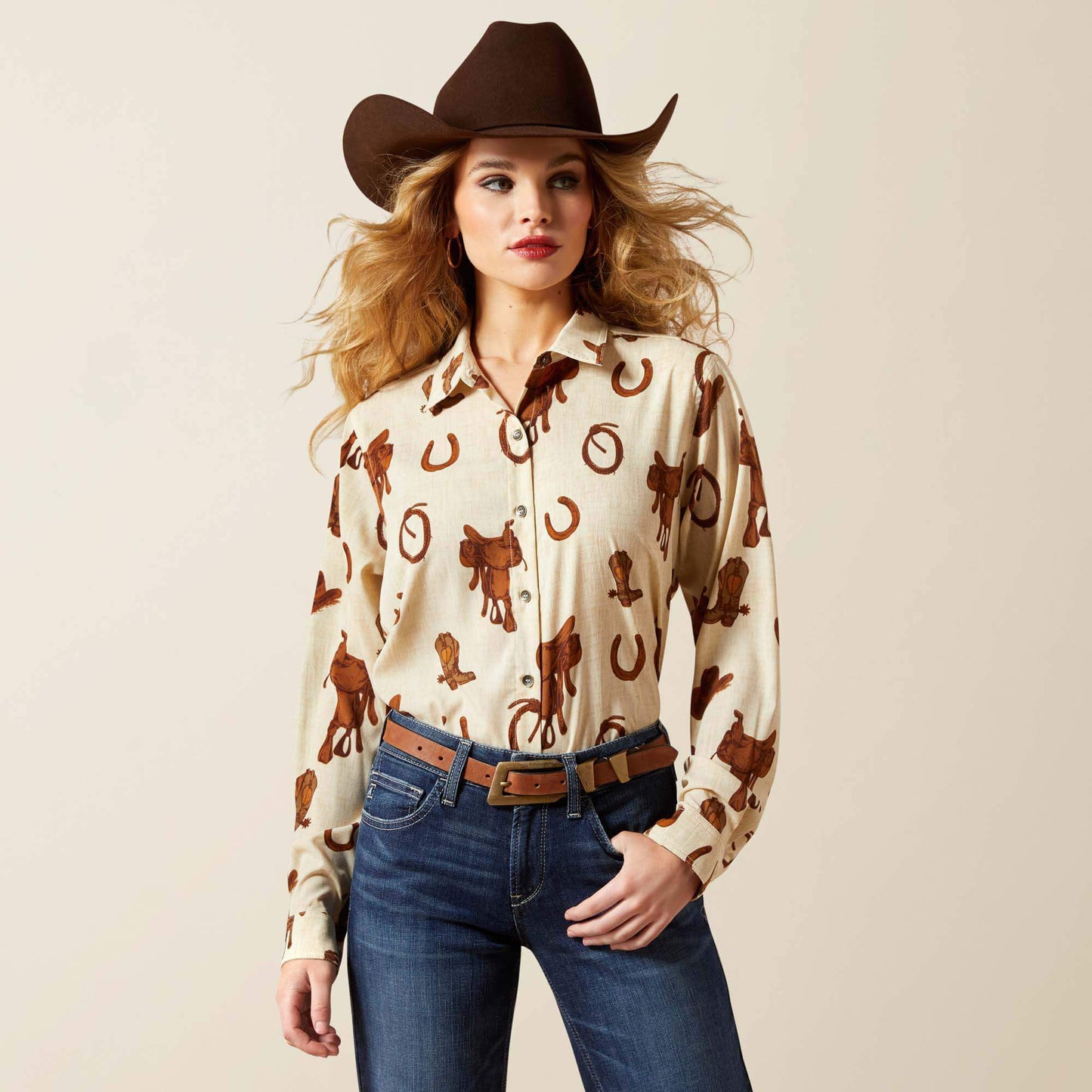 Camisa Ariat Homestyle – Camisa vaquera con estampado de espuelas de rodeo para mujer